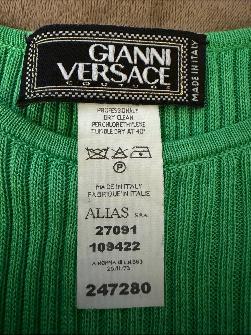 EUC- Versace Bright Green Ribbed Long-Sleeve Scoop Neck Top - Picture 4 of 4